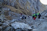 92 Scendendo il canalino, il fotografo canna le foto